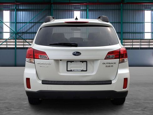 Used 2014 Subaru Outback 3.6R Limited AWD/4WD image 4