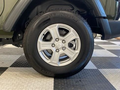 Used 2022 Jeep Wrangler Sport S image 11