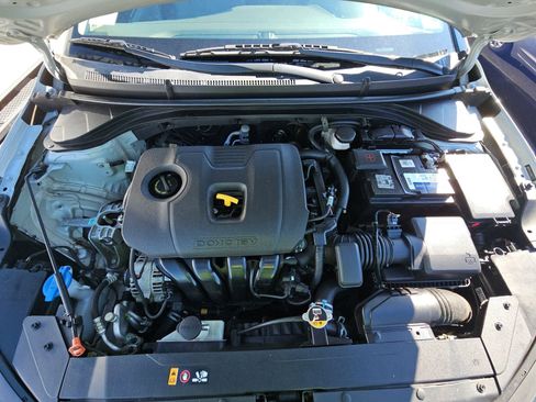 Used 2020 Hyundai Elantra SE w/ Convenience Package (C2) image 15