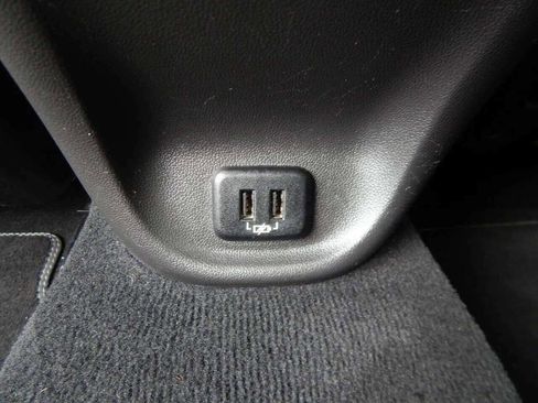 Used 2018 Buick Regal Preferred image 35