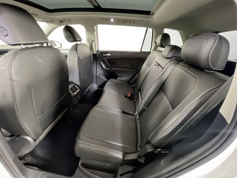 Used 2022 Volkswagen Tiguan SE image 24