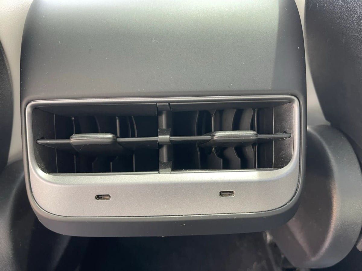 Used 2023 Tesla Model Y Long Range AWD/4WD image 29