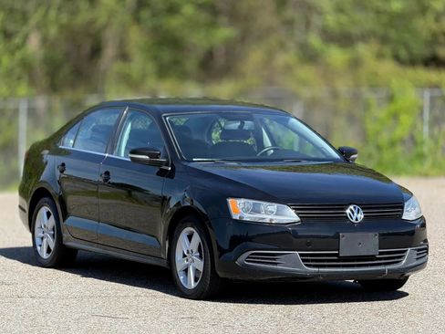 Used 2013 Volkswagen Jetta TDI image 1