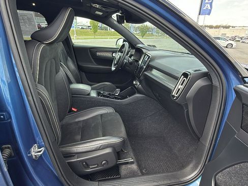 Used 2019 Volvo XC40 T5 R-Design AWD/4WD image 17