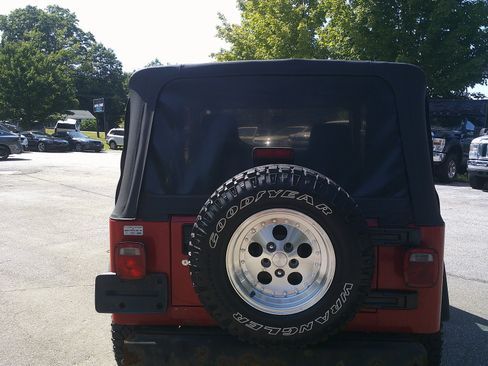 Used 2005 Jeep Wrangler X w/ Tire & Wheel Group (Ecco) AWD/4WD image 6