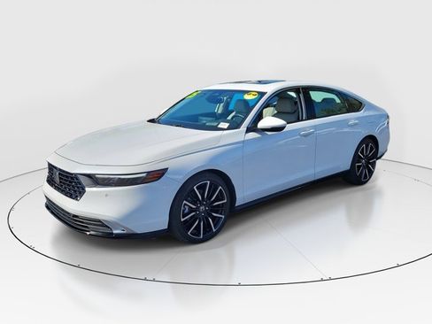 Used 2025 Honda Accord Touring image 32