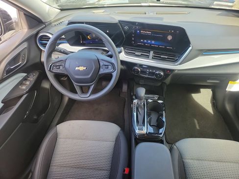 Used 2026 Chevrolet Trax LT image 11