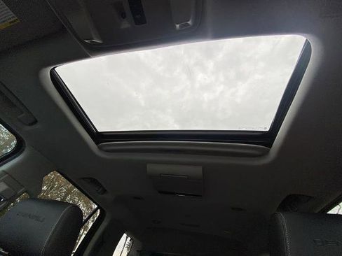 Used 2018 GMC Yukon Denali w/ Denali Ultimate Package image 15