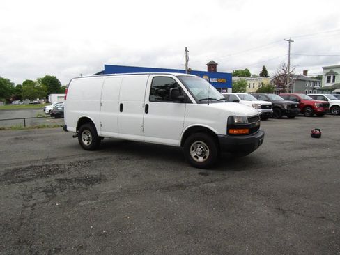 Used 2021 Chevrolet Express 2500 w/ Driver Convenience Package RWD image 8