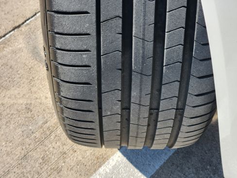 Used 2023 BMW X5 xDrive40i w/ Executive Package image 11