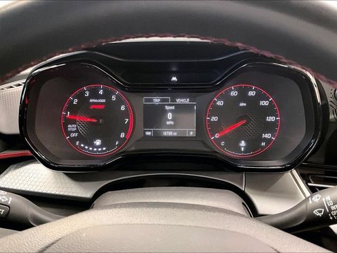Used 2024 Chevrolet Trax RS FWD image 19