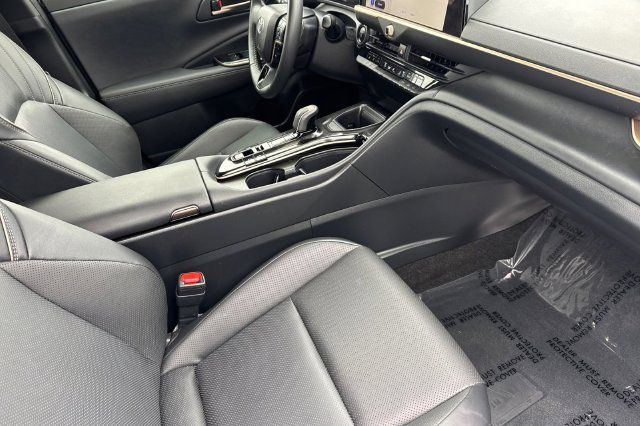 Certified 2026 Toyota Crown AWD/4WD image 18
