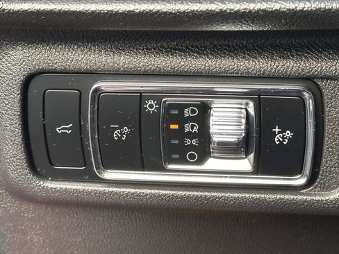 Used 2023 Lincoln Corsair Reserve w/ Equipment Group 201A image 17