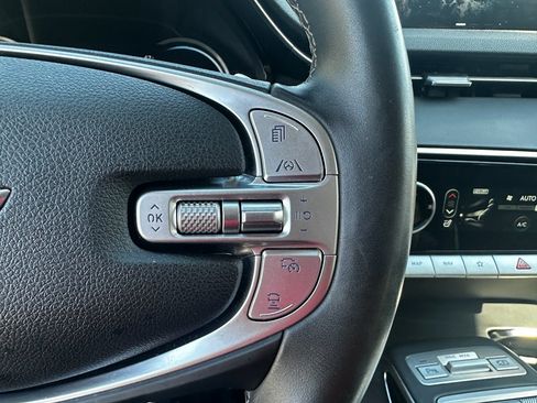 Used 2025 Genesis GV70 2.5T AWD/4WD image 14