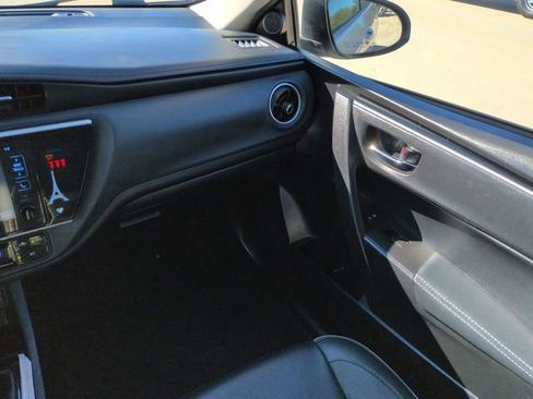 Used 2018 Toyota Corolla XLE image 16