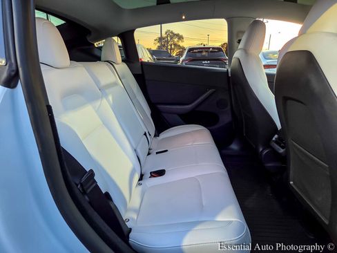 Used 2023 Tesla Model Y Long Range image 32