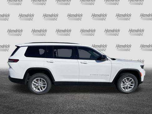 Used 2025 Jeep Grand Cherokee L Laredo image 11