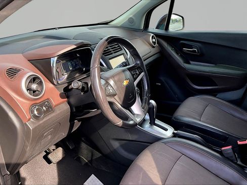 Used 2015 Chevrolet Trax LT w/ LT Sun and Sound Package image 16