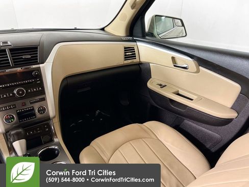 Used 2011 Chevrolet Traverse LTZ image 26