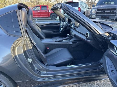 Used 2017 MAZDA MX-5 Miata RF Grand Touring w/ Appearance Package image 18