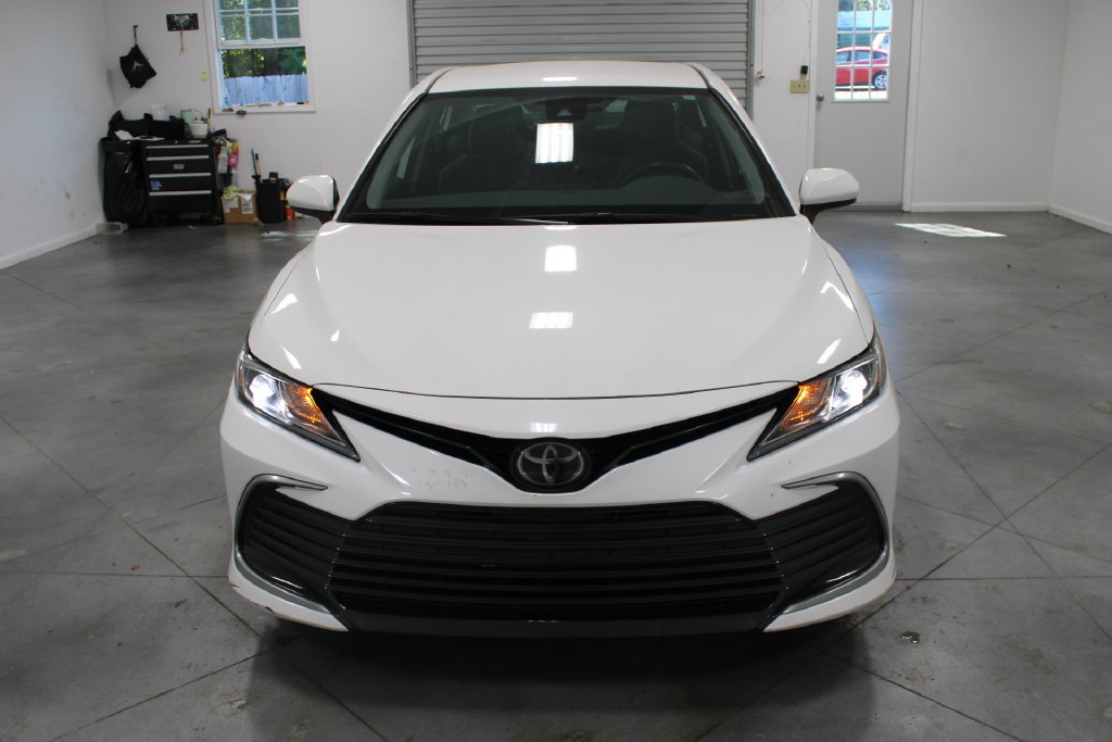Used 2022 Toyota Camry LE FWD image 3