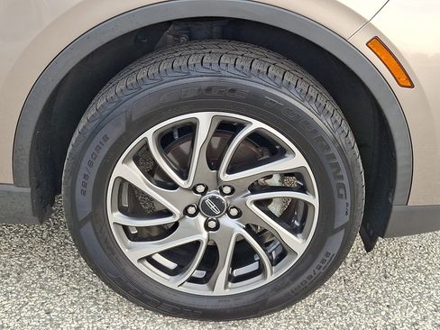 Used 2021 Lincoln Corsair AWD w/ Equipment Group 101A image 9