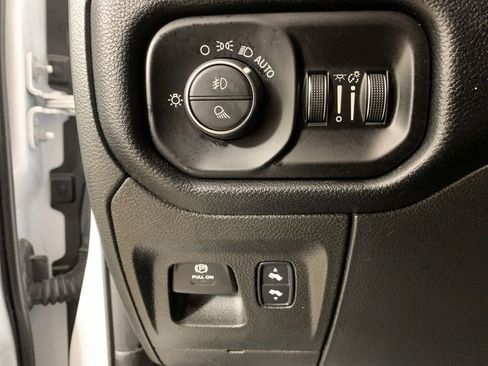 Used 2022 RAM 1500 Laramie AWD/4WD image 4
