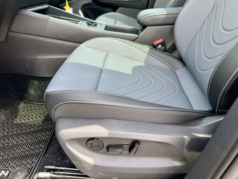 New 2026 Volkswagen Tiguan SE FWD image 14