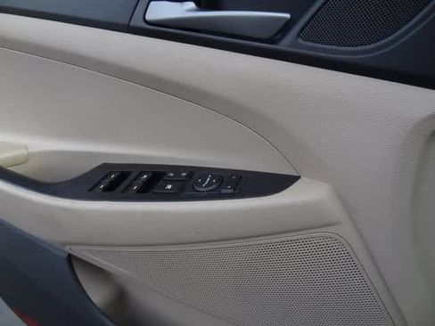 Used 2017 Hyundai Tucson SE image 8