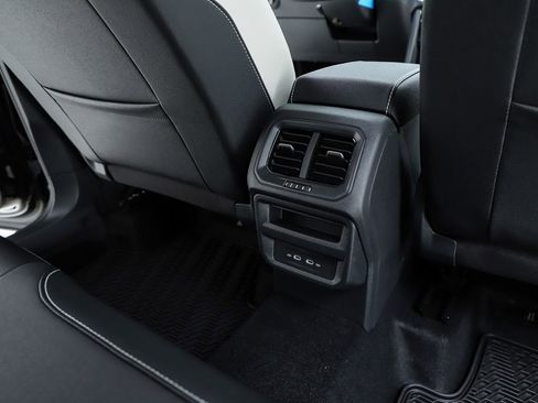 New 2026 Volkswagen Taos SE FWD image 37
