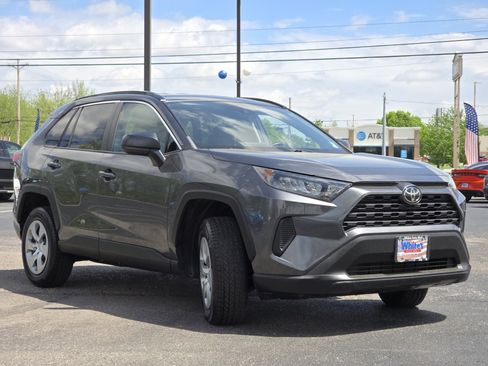 Used 2020 Toyota RAV4 LE FWD image 11