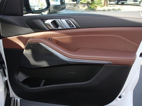 Used 2022 BMW X5 xDrive40i w/ Premium Package image 27