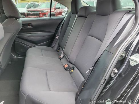 Used 2022 Toyota Corolla LE image 9