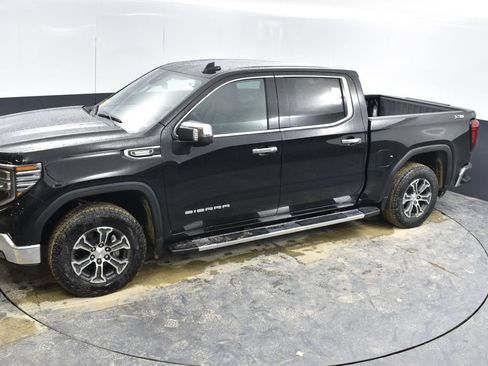 Used 2024 GMC Sierra 1500 SLT w/ X31 Off-Road Package AWD/4WD image 36