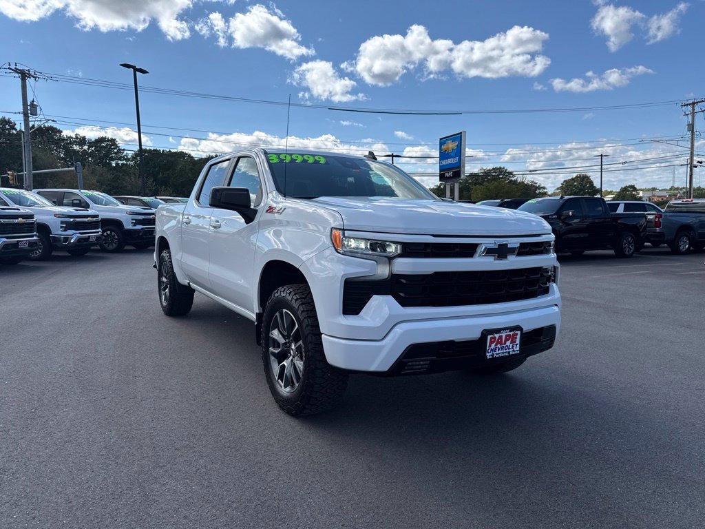 Used 2022 Chevrolet Silverado 1500 RST AWD/4WD image 2