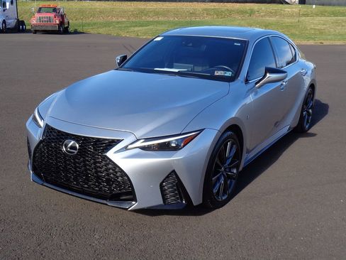 Used 2023 Lexus IS 350 F Sport image 4