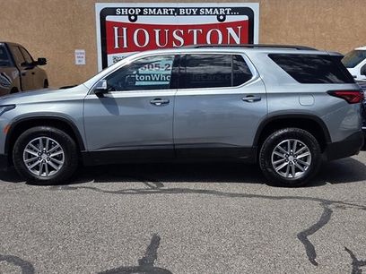 Used 2023 Chevrolet Traverse LT