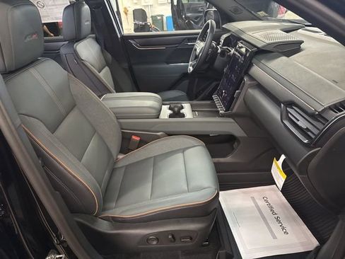 New 2026 GMC Acadia AT4 w/ LPO, Floor Liner Package AWD/4WD image 27