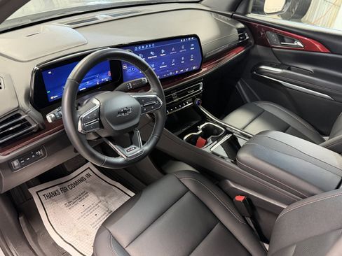 Used 2024 Chevrolet Traverse Z71 w/ LPO, Floor Liner Package AWD/4WD image 4
