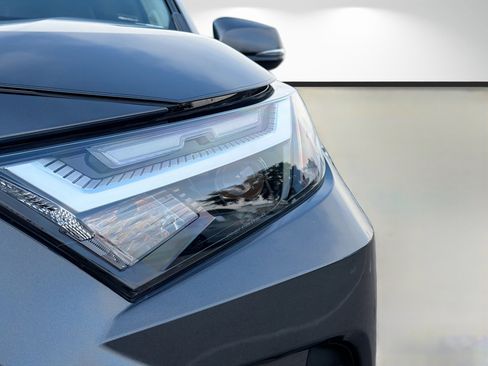 Used 2024 Toyota RAV4 XLE Premium image 9