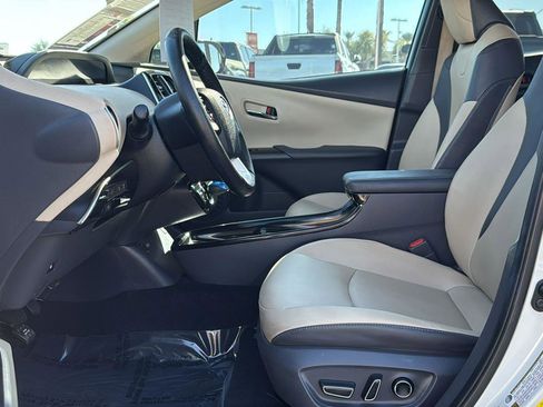 Used 2016 Toyota Prius Four image 24