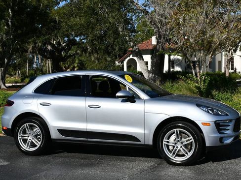 Used 2016 Porsche Macan S image 8