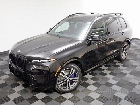 New 2026 BMW X7 xDrive40i w/ M Sport Package AWD/4WD image 2