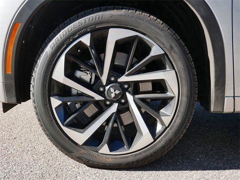 Used 2025 Mitsubishi Outlander SEL image 9