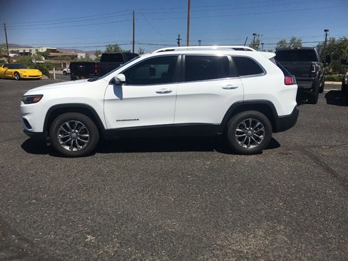 Used 2020 Jeep Cherokee Latitude Plus w/ Comfort/Convenience Group AWD/4WD image 4