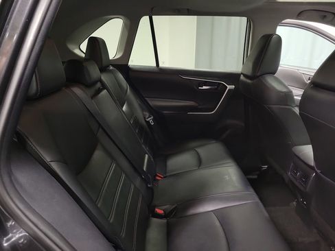 Used 2021 Toyota RAV4 XLE Premium image 22