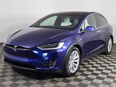 Used 2017 Tesla Model X 100D image 8