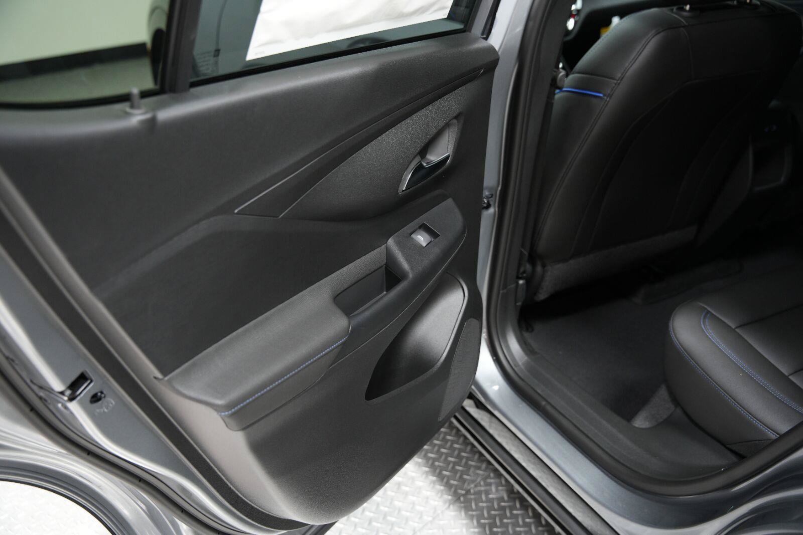 New 2026 Buick Envista Sport Touring FWD image 29