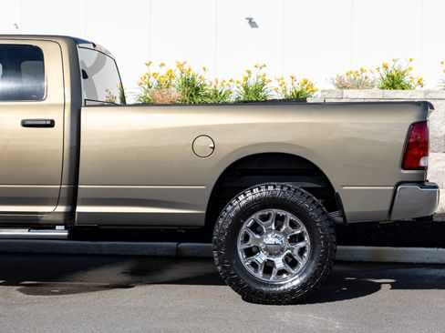 Used 2013 RAM 2500 Tradesman w/ Chrome Appearance Group AWD/4WD image 5
