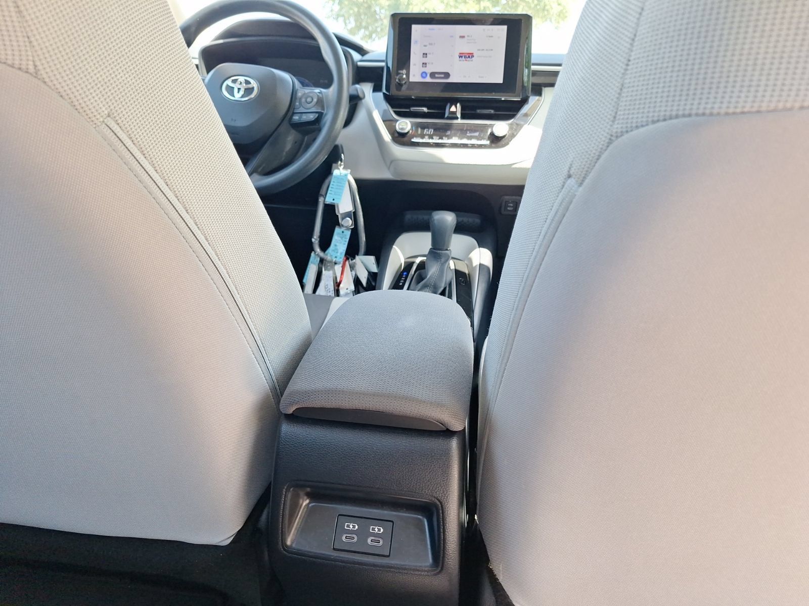 Used 2026 Toyota Corolla LE FWD image 31